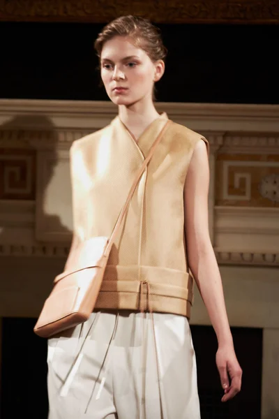 Look 8